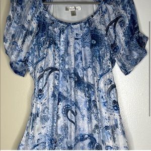 🌸 dressbarn women's blouse size S.  Used good cute